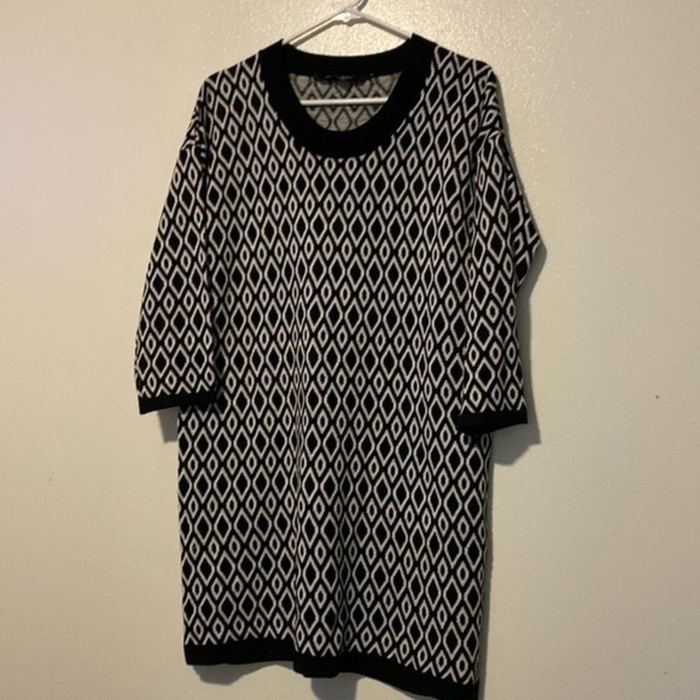 Charlie Paige cozy black and white acrylic sweater dress small/medium